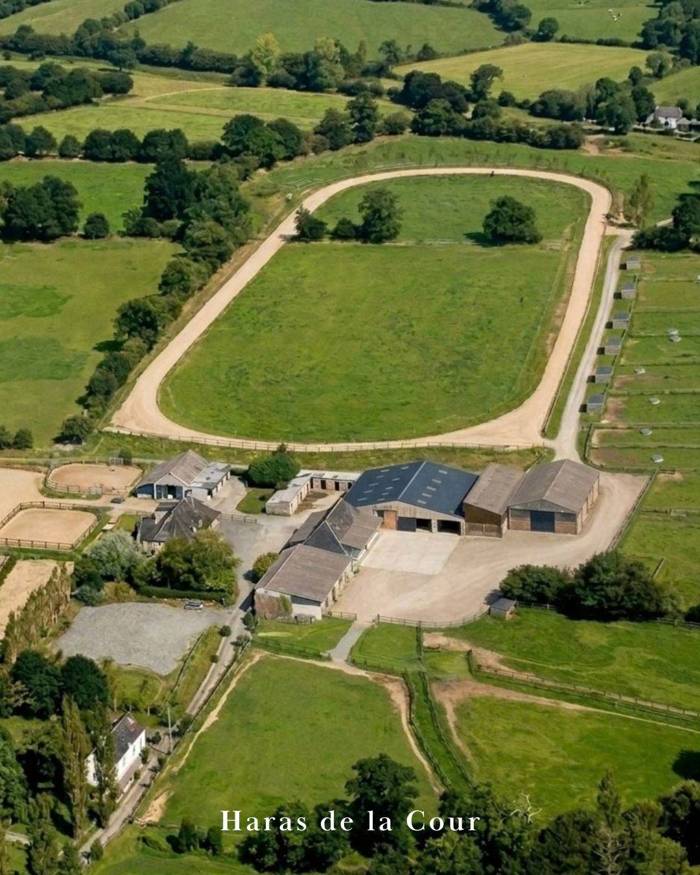 Vue aérienne du Haras de la Cour