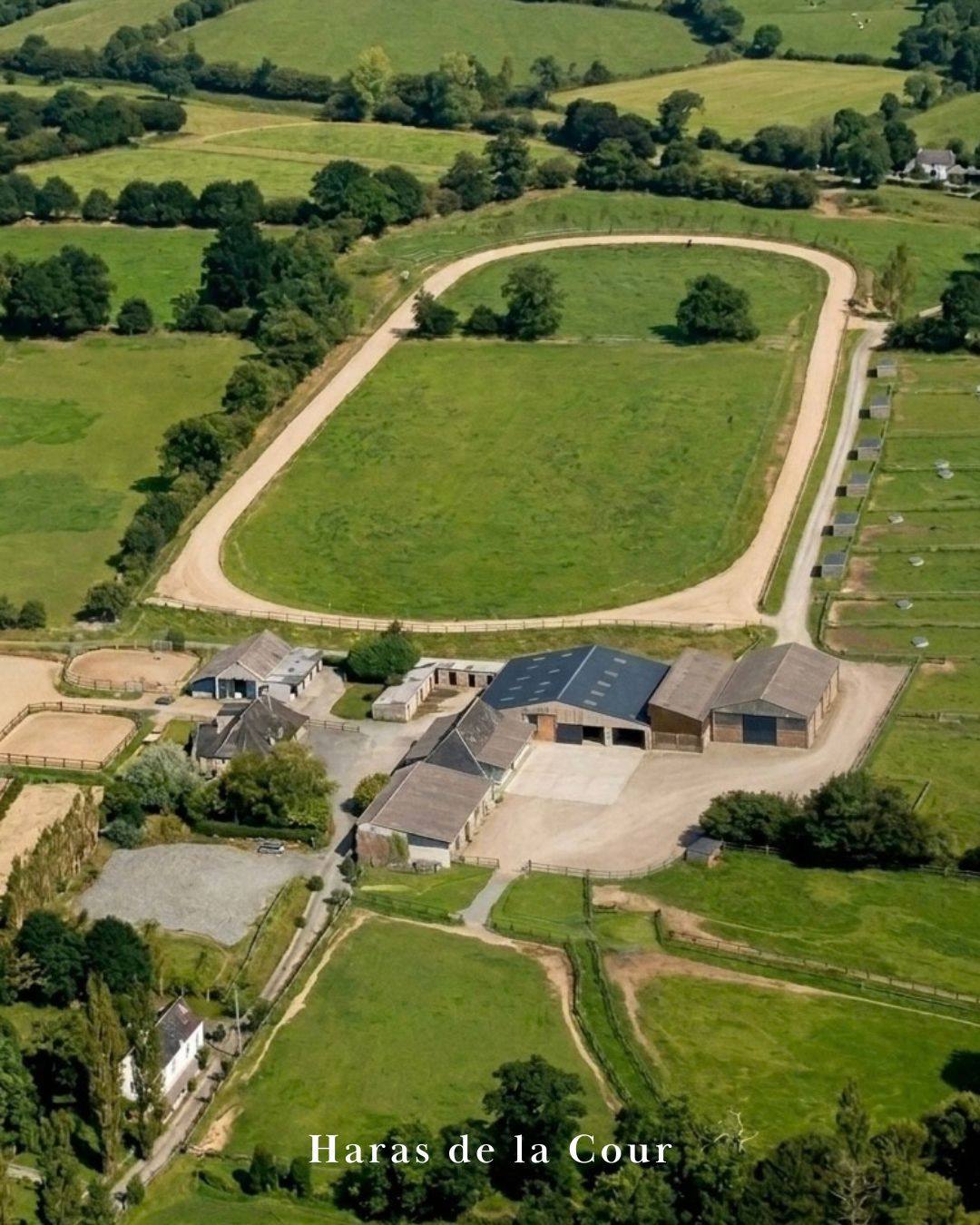 Vue aérienne du Haras de la Cour